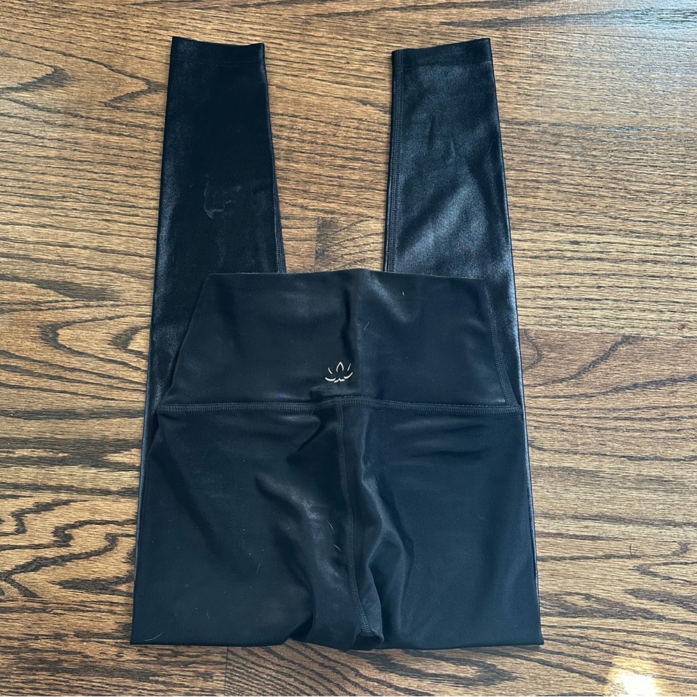 Never Worn Beyond Yoga High Shine Legging